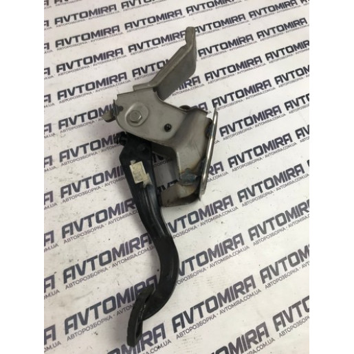 Педаль зчеплення Hyundai i30 2007-2012 328021H951